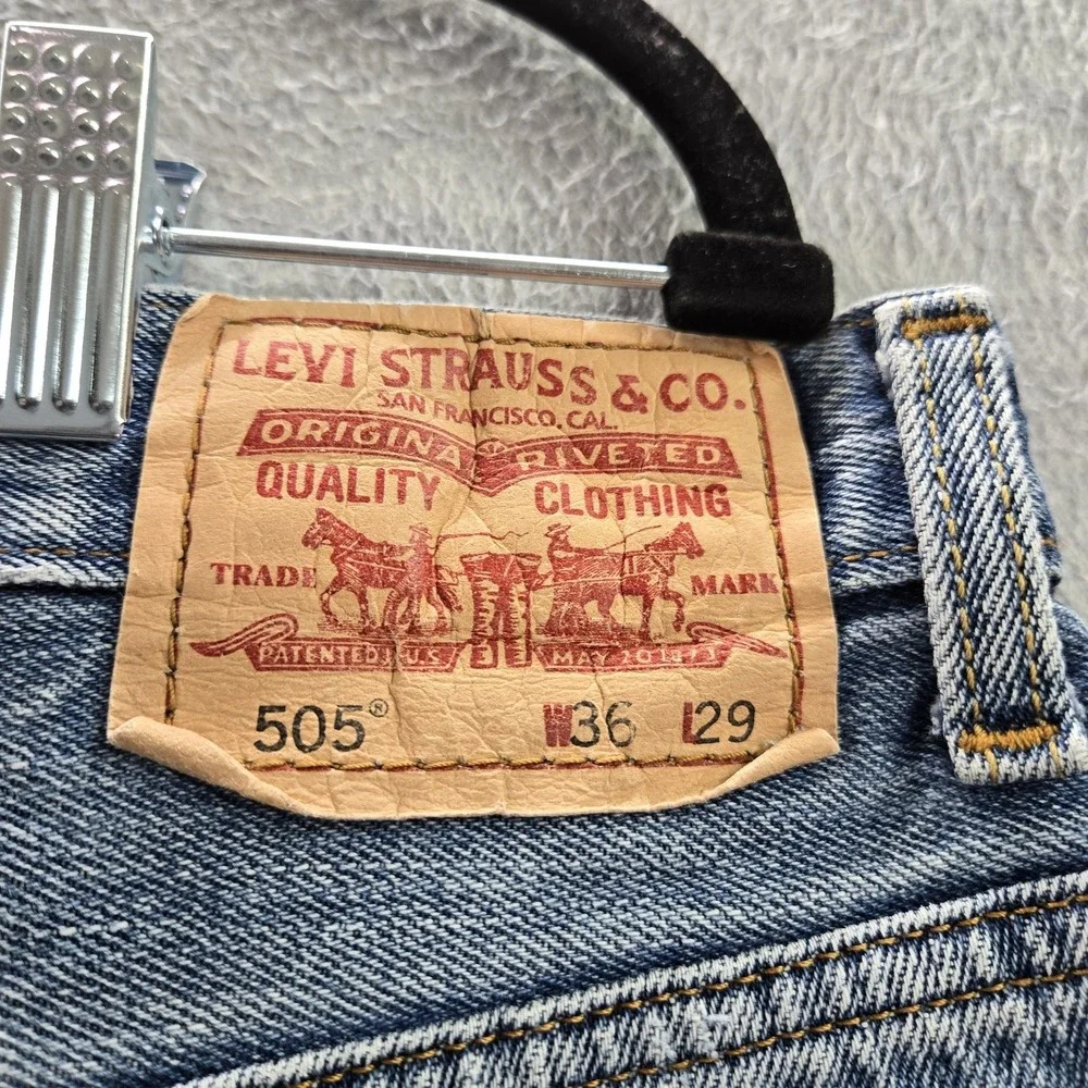 Levis *please carefully